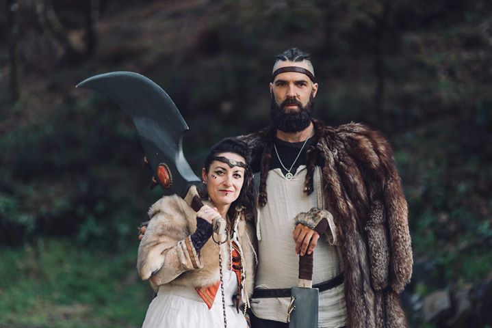 Homme et femme vikings mariés